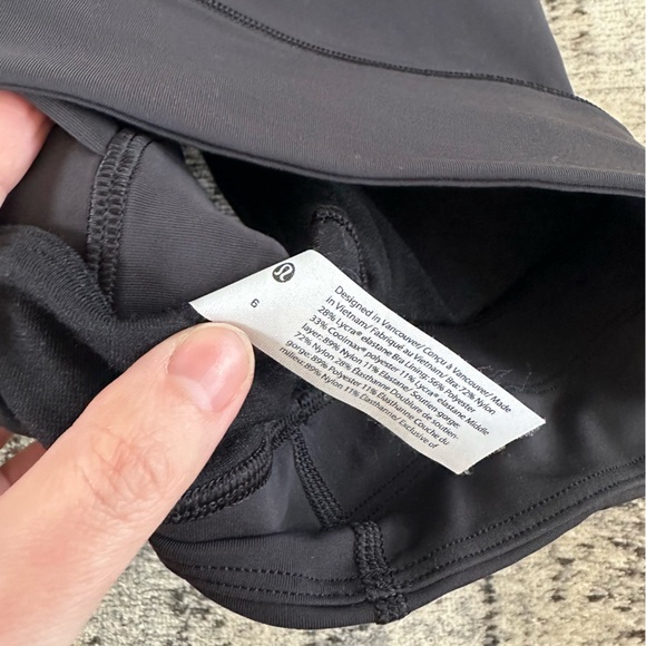 Lululemon ENERGY BRA HIGH-NECK LONGLINE TOUGH - Picture 2 of 4